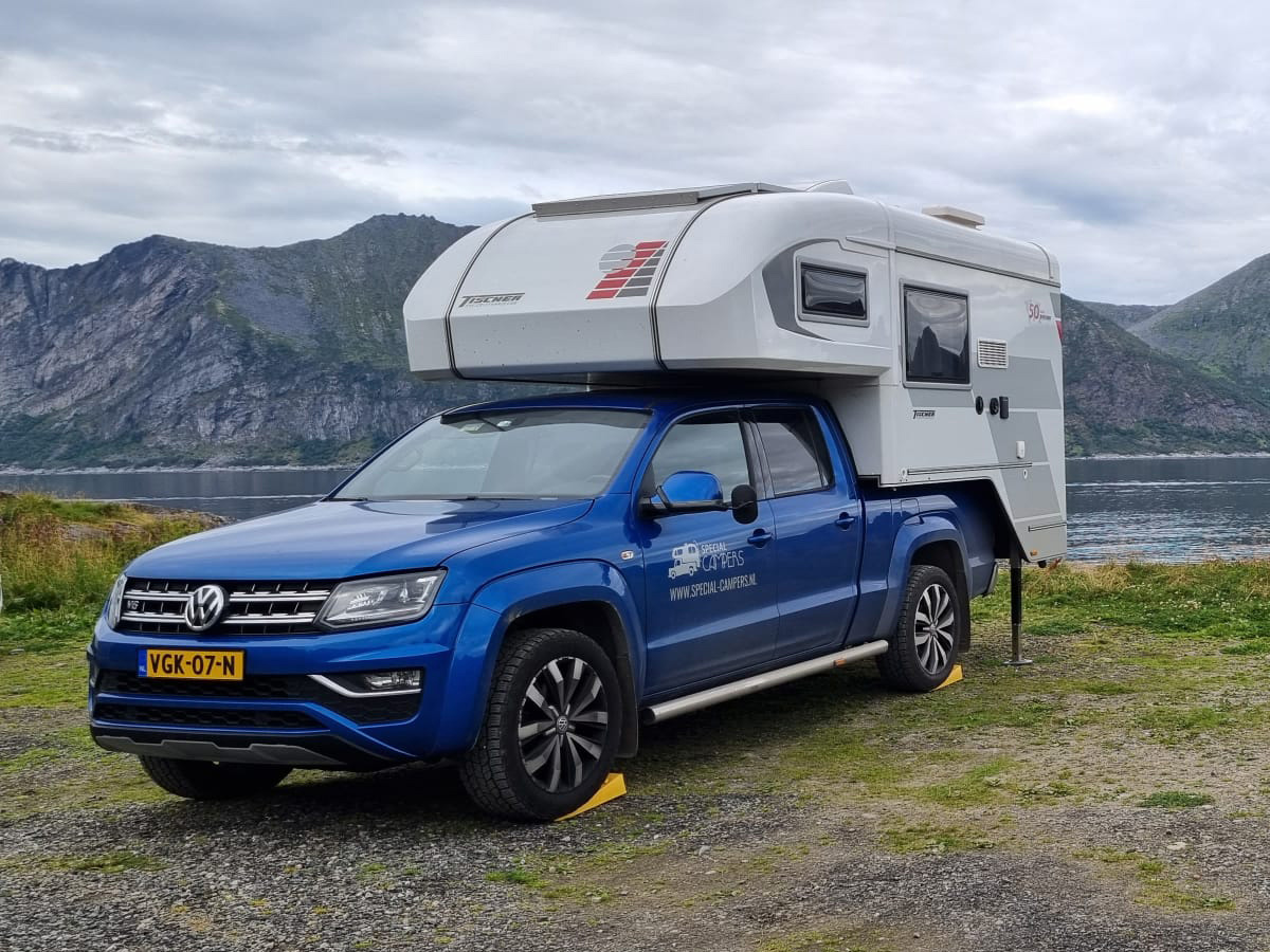 4-persoons-4x4-camper-huren-aan-het-fjord